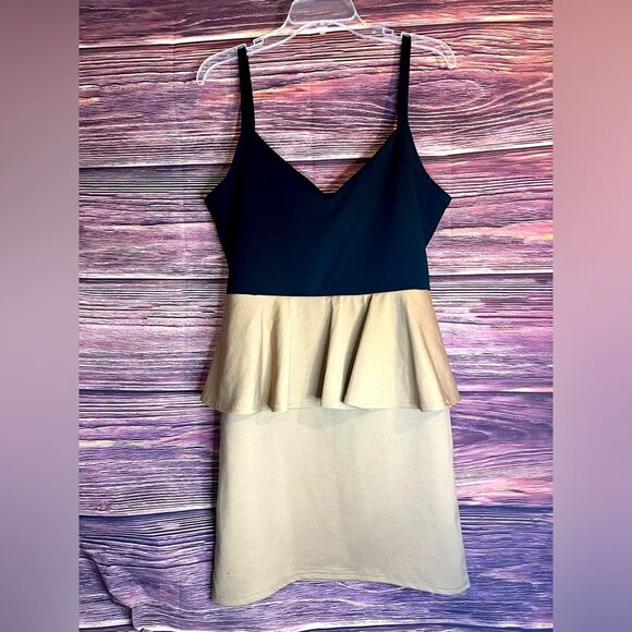 NWT BooHoo Tan and Black Dress. Size 14. - Picture 1 of 6